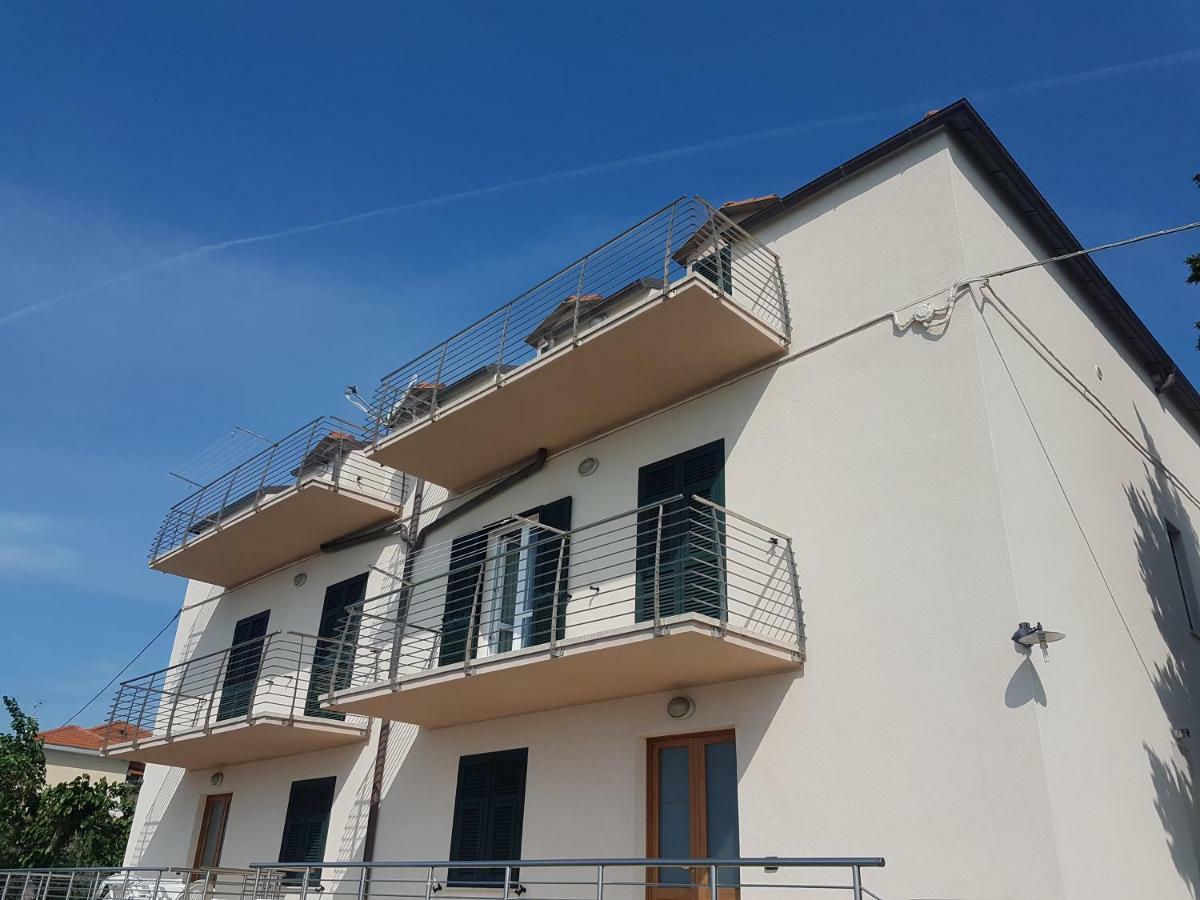 Da Rino Apartment Cipressa Bagian luar foto